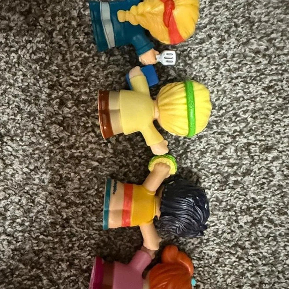 4 Fisher Price Little People figures